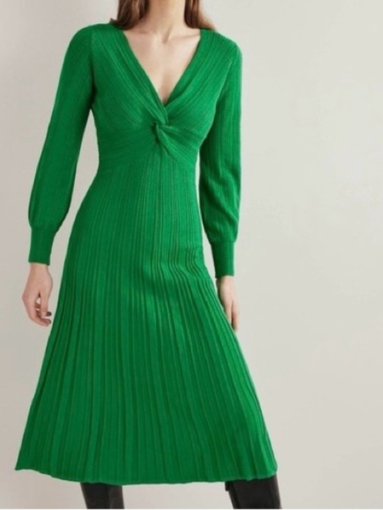 Boden Dresses & Skirts - Boden Green V-Neck Twist Knit Midi Dress Size 10